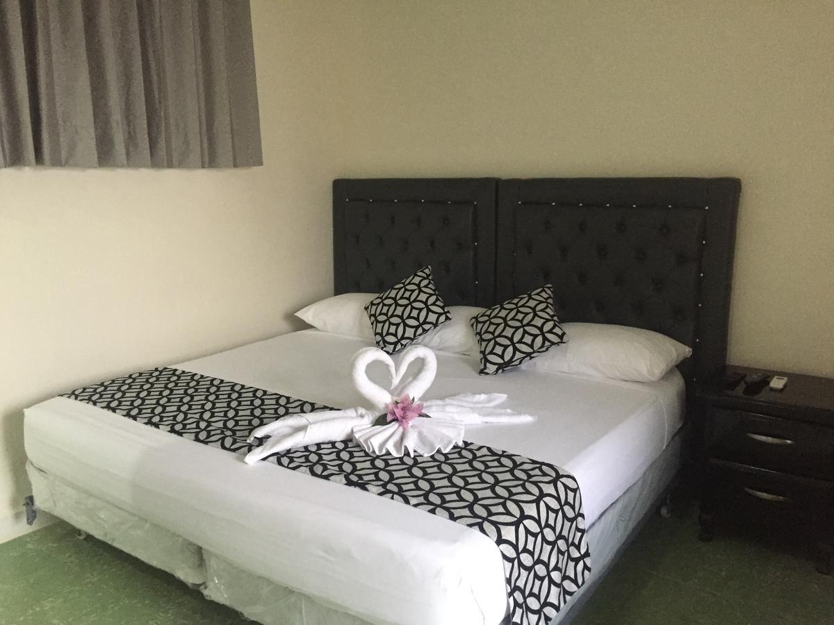 Arboleda Hostal ซานโตโดมิงโก ภายนอก รูปภาพ