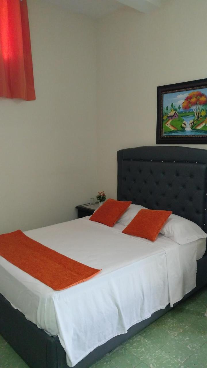 Arboleda Hostal ซานโตโดมิงโก ภายนอก รูปภาพ