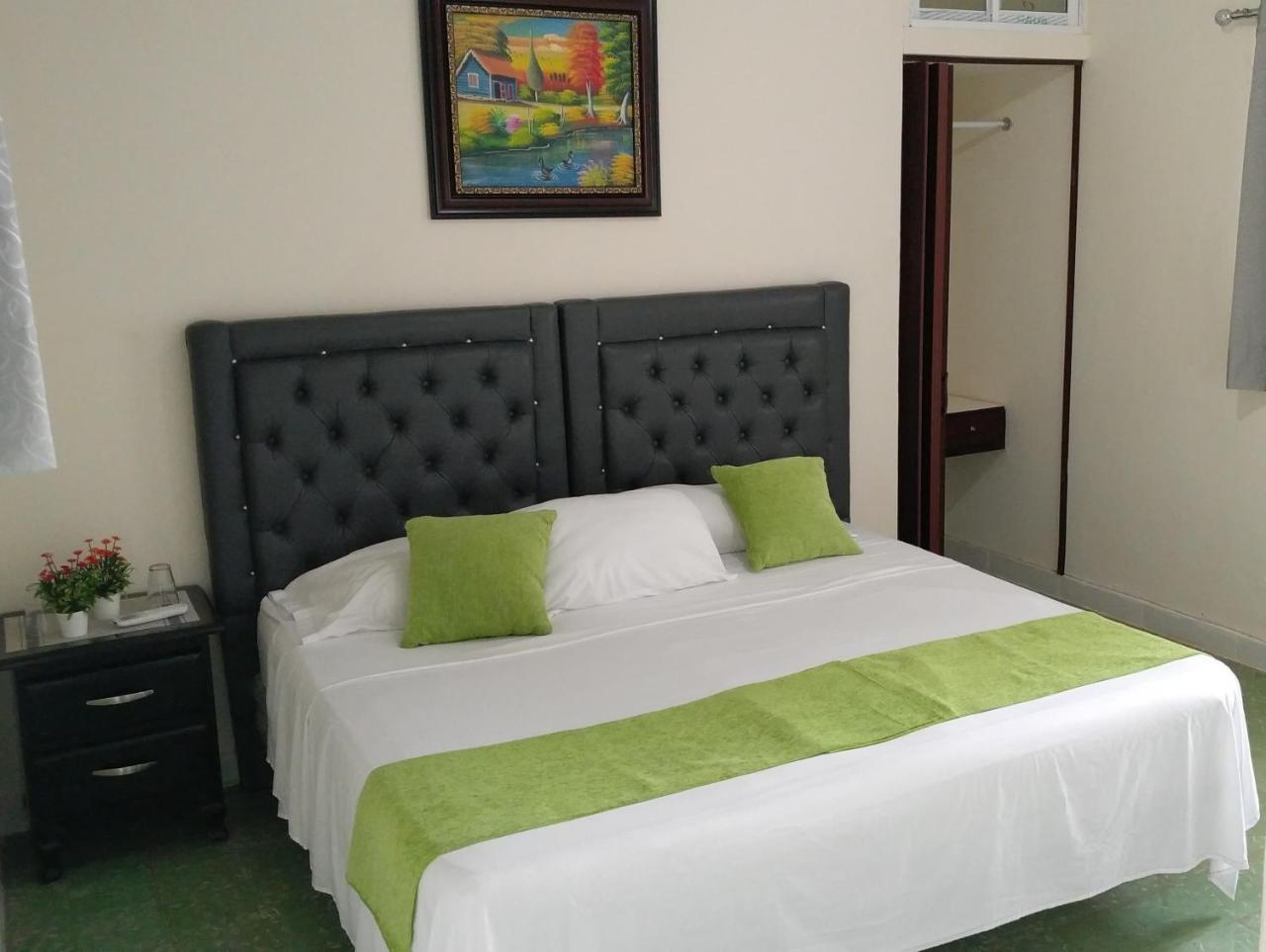 Arboleda Hostal ซานโตโดมิงโก ภายนอก รูปภาพ