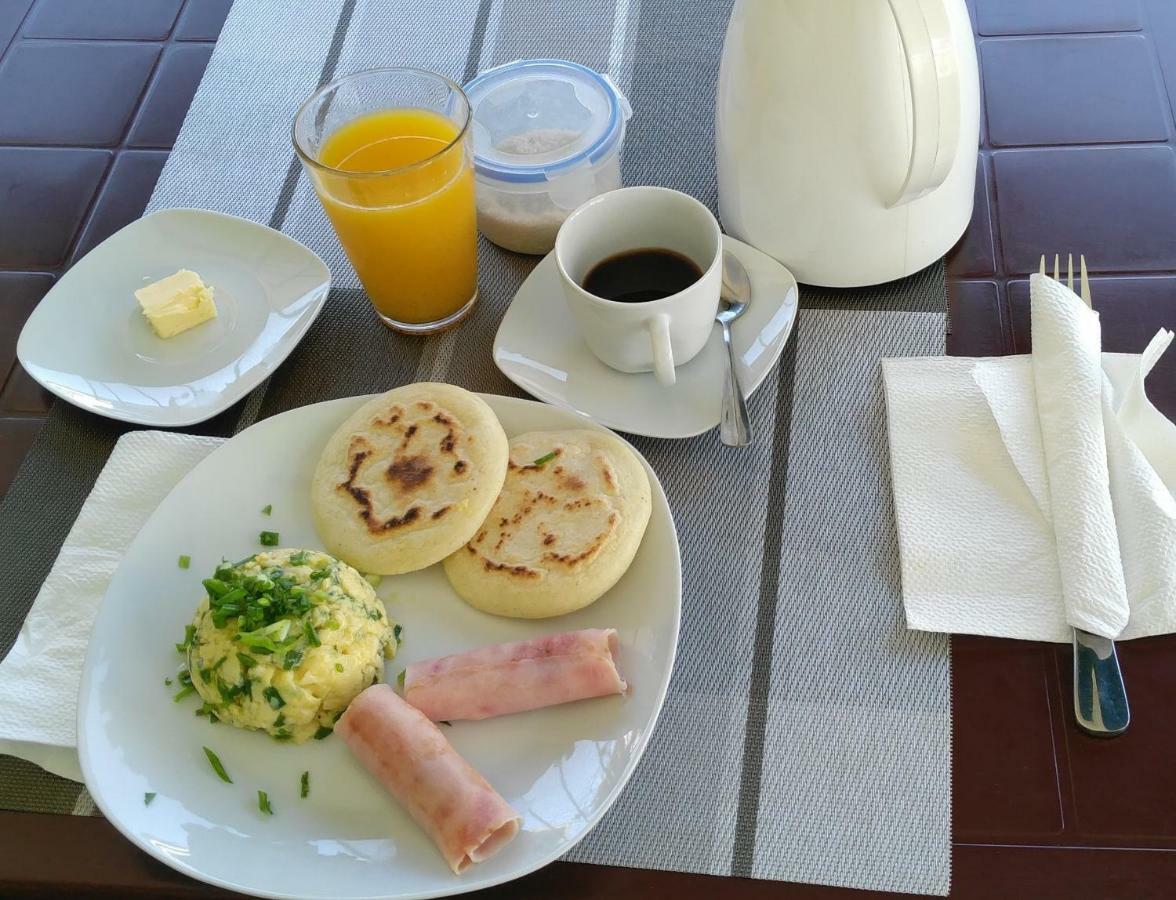 Arboleda Hostal ซานโตโดมิงโก ภายนอก รูปภาพ