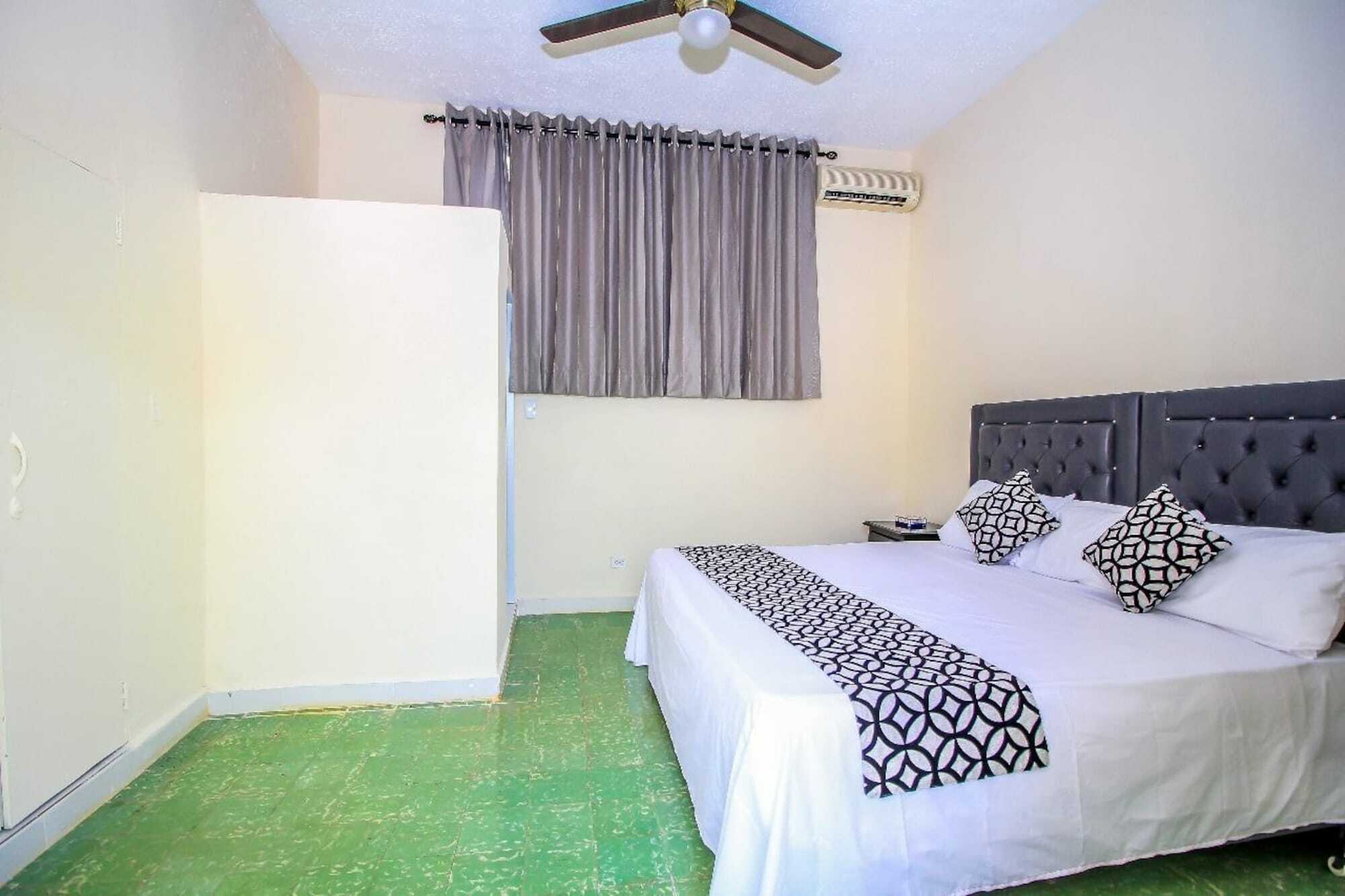 Arboleda Hostal ซานโตโดมิงโก ภายนอก รูปภาพ